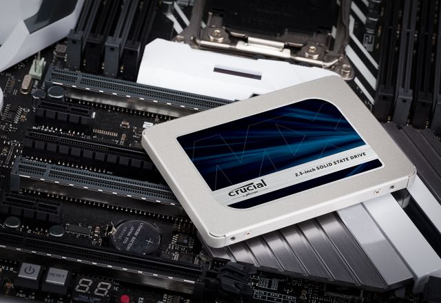Buy the Crucial MX500 CT4000MX500SSD1 Solid State Drive - Drive Solutions
