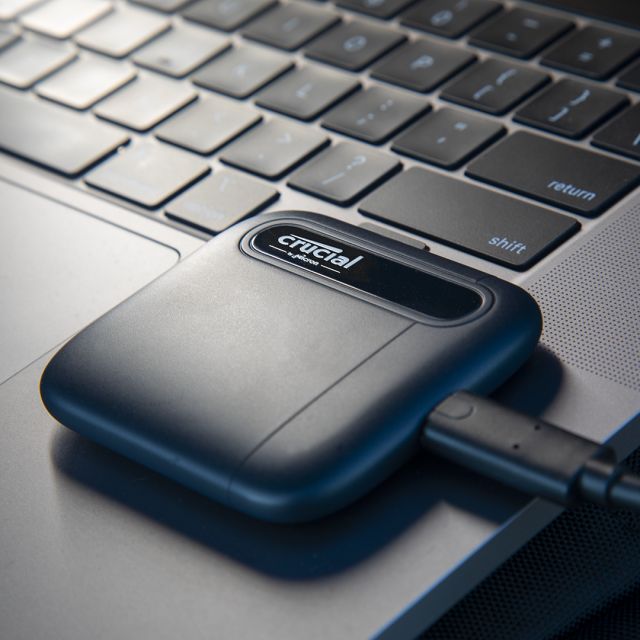 Crucial X6 1TB Portable SSD - Up to 800MB/s - PC and Mac - USB 3.2 USB-C  External Solid State Drive - CT1000X6SSD9